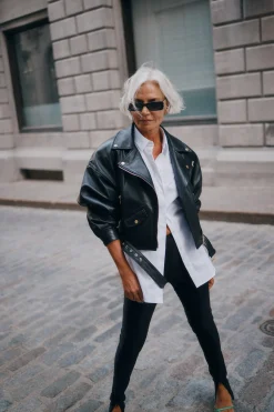 Femme LAMARQUE DYLAN Veste Moto Raccourcie En Cuir Avec épaules Matelassé